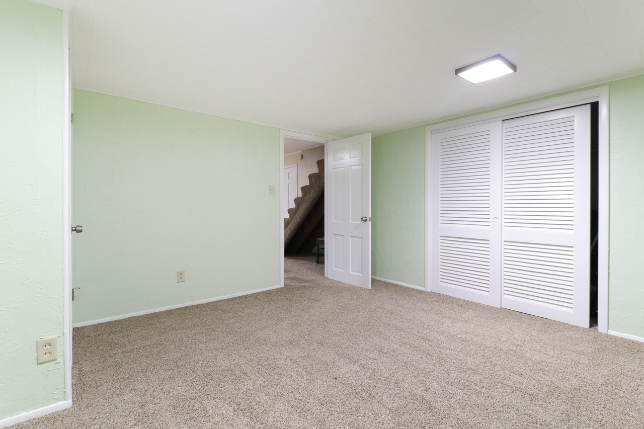 1302 E Vernon Avenue