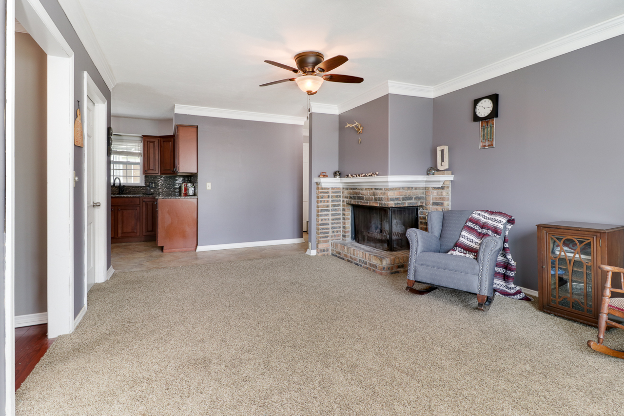 1302 E Vernon Avenue