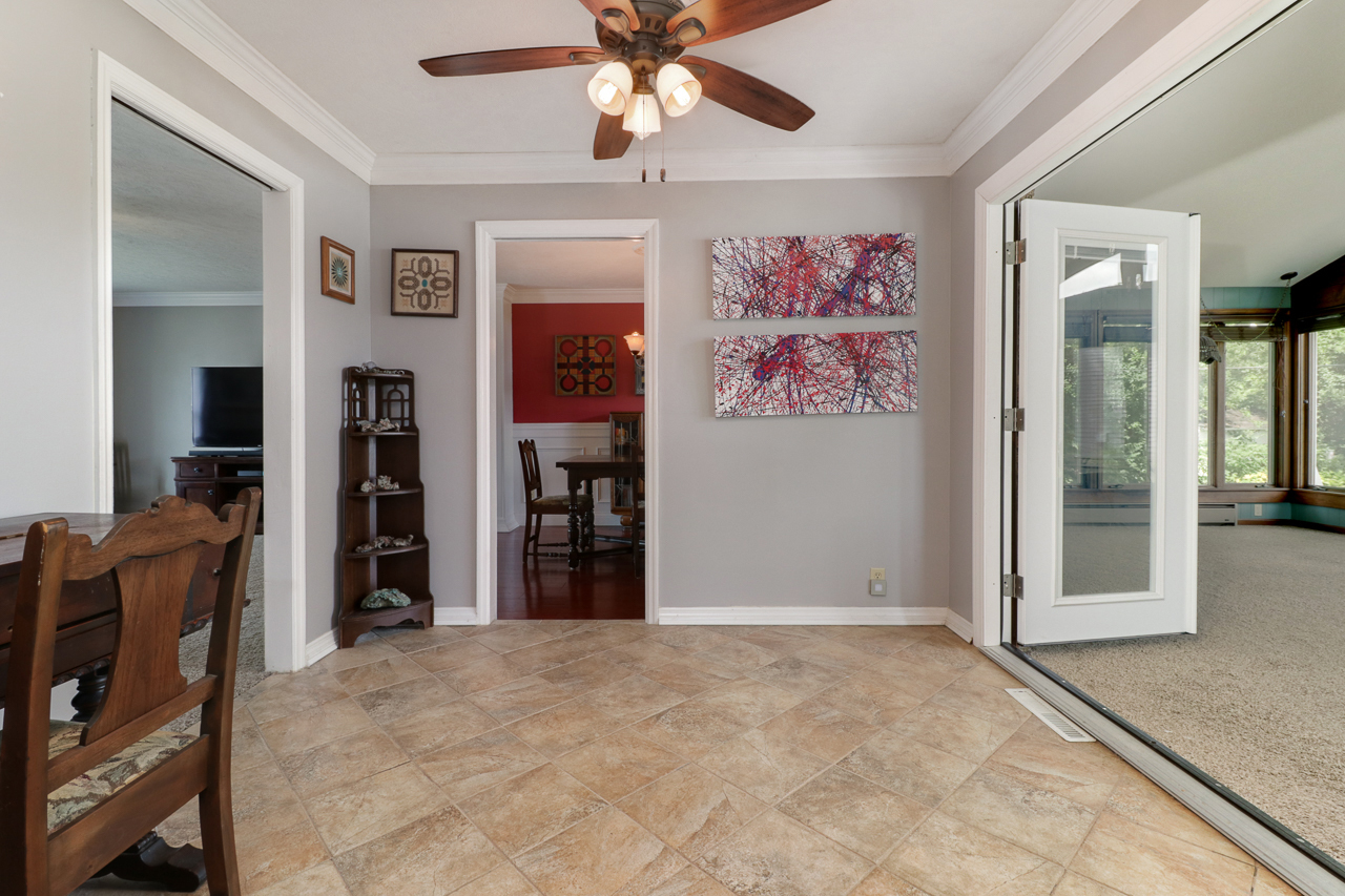 1302 E Vernon Avenue