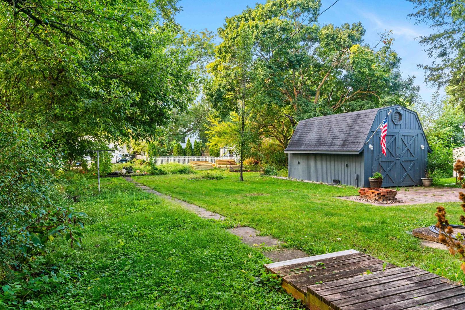 103 E 6th Street
