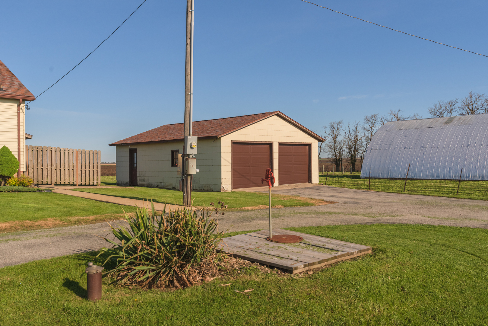 1849 E 900 North Road