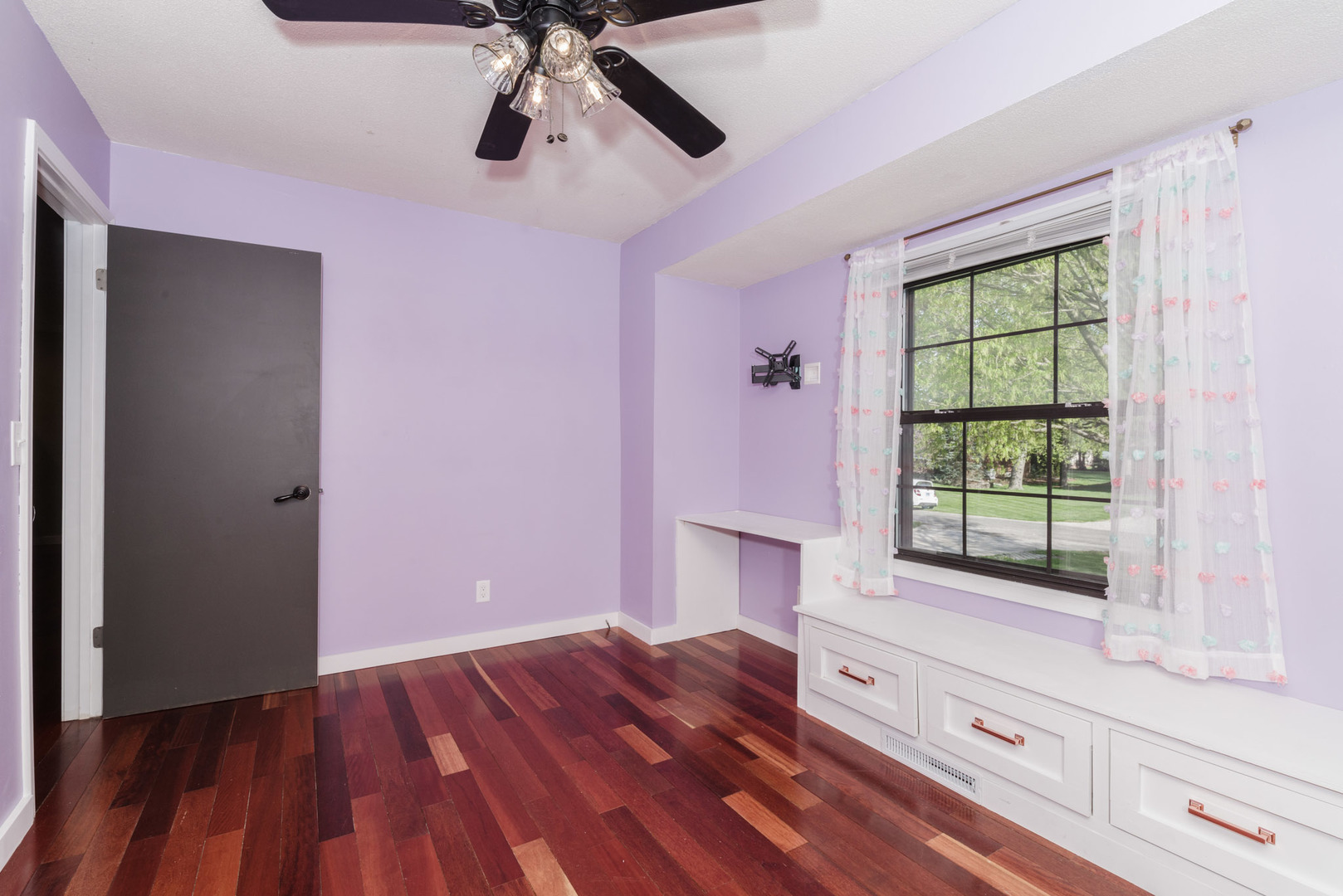 107 E North Street
