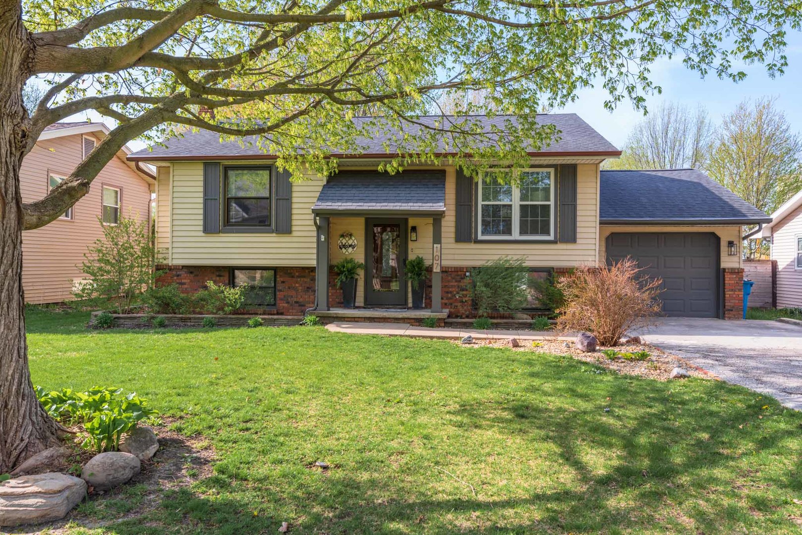 107 E North Street