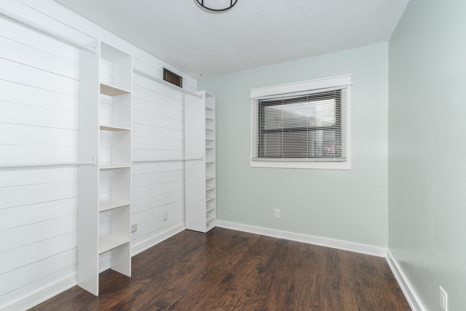 107 E North Street
