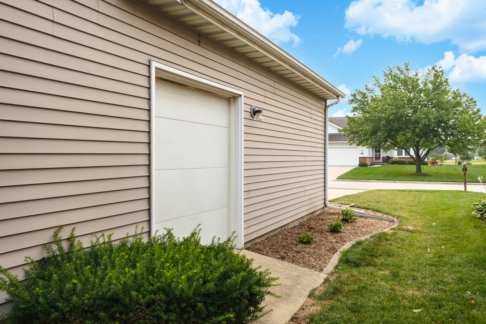 1911 Deer Cove Country Club Court Unit: 2