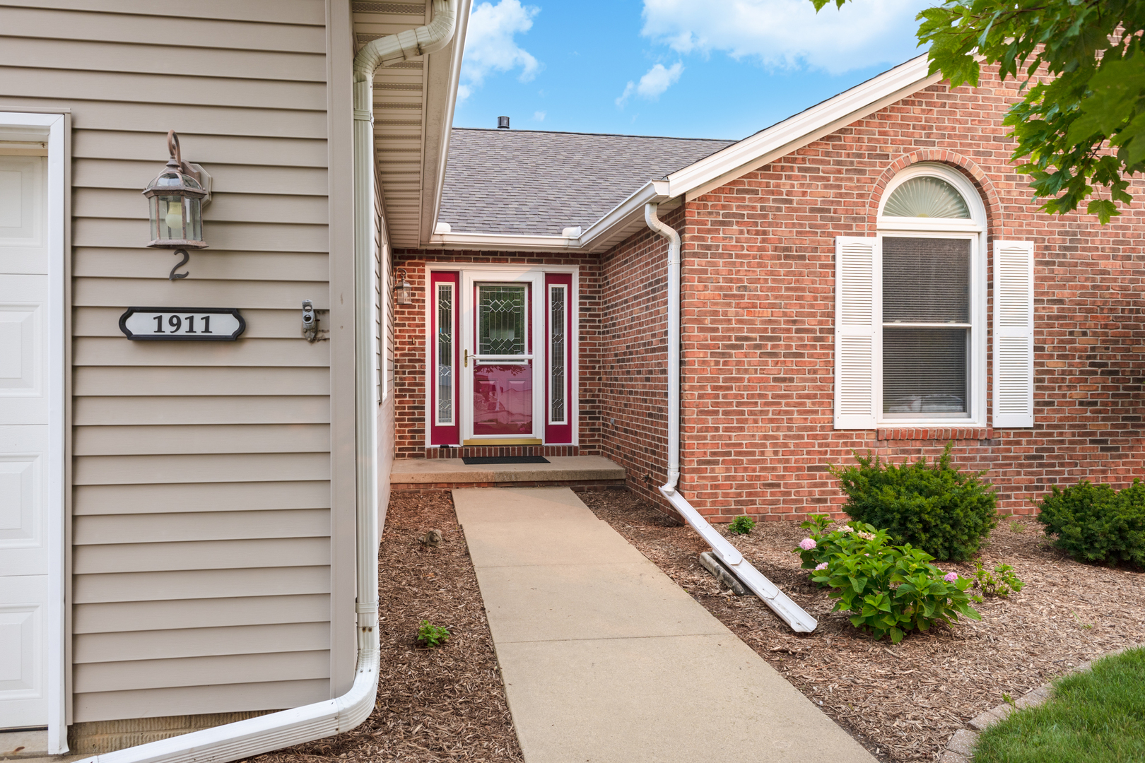 1911 Deer Cove Country Club Court Unit: 2