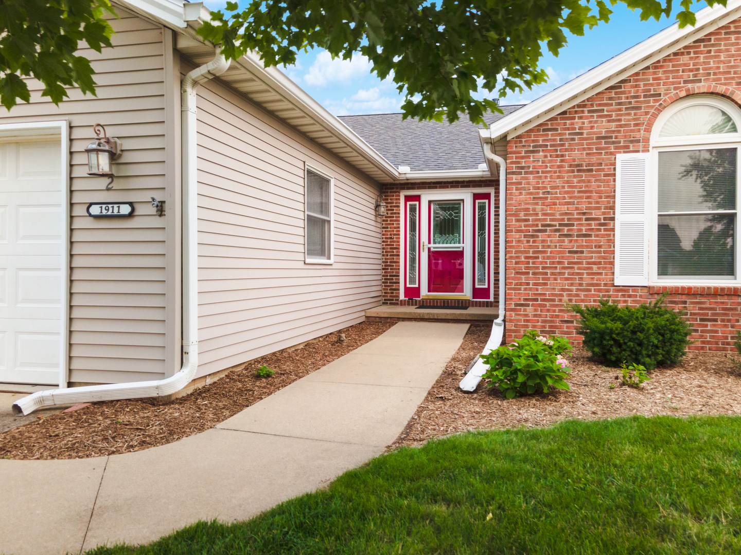 1911 Deer Cove Country Club Court Unit: 2