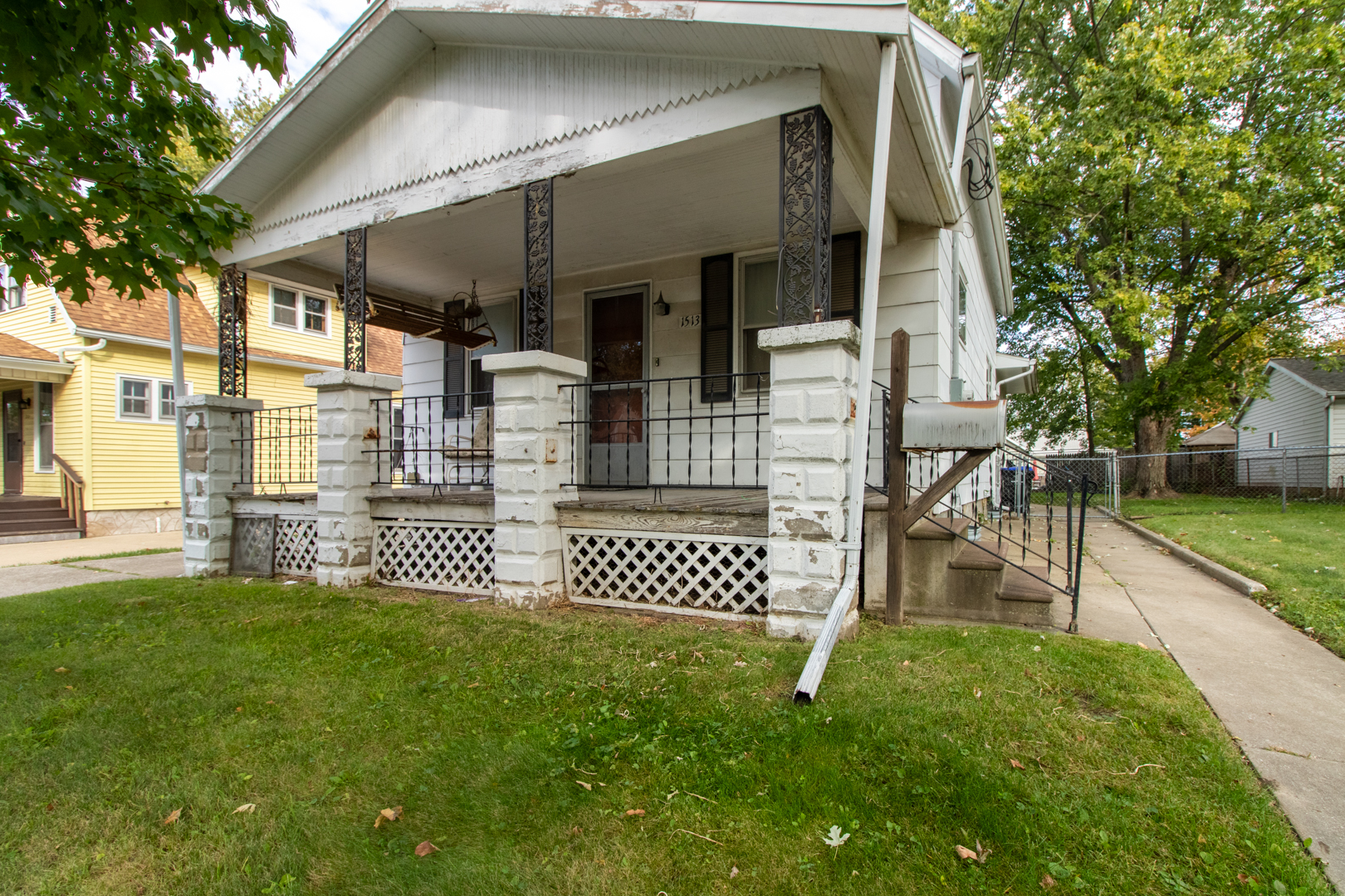 1513 W Locust Street