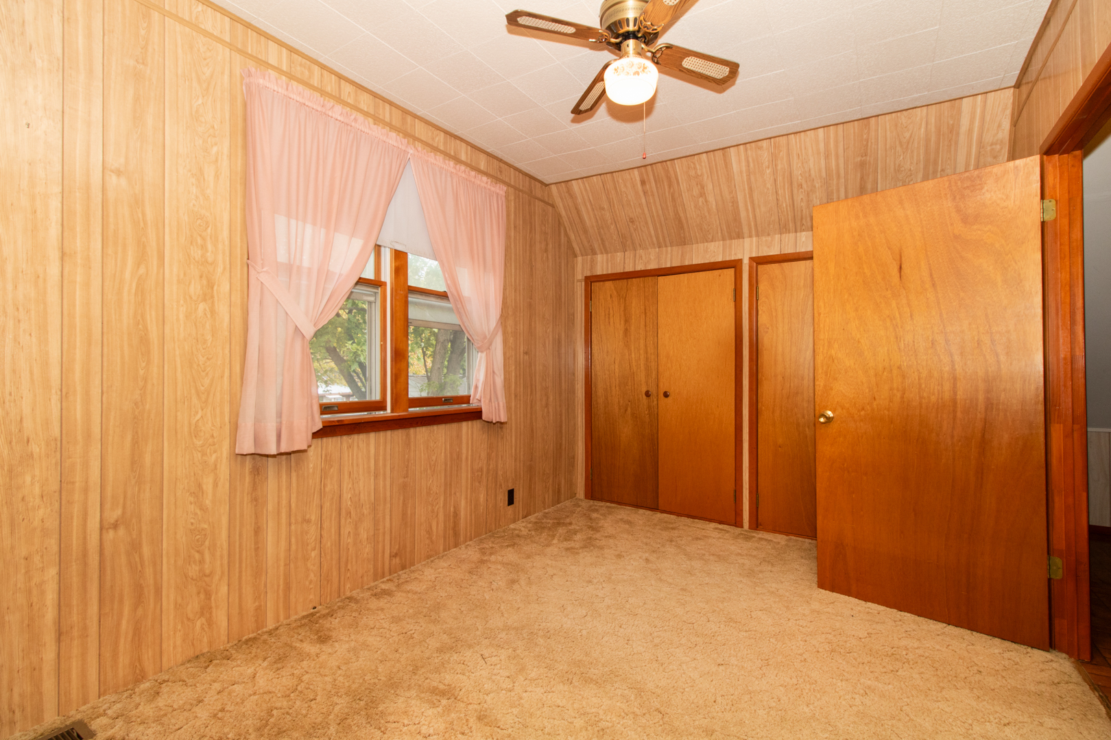 1513 W Locust Street