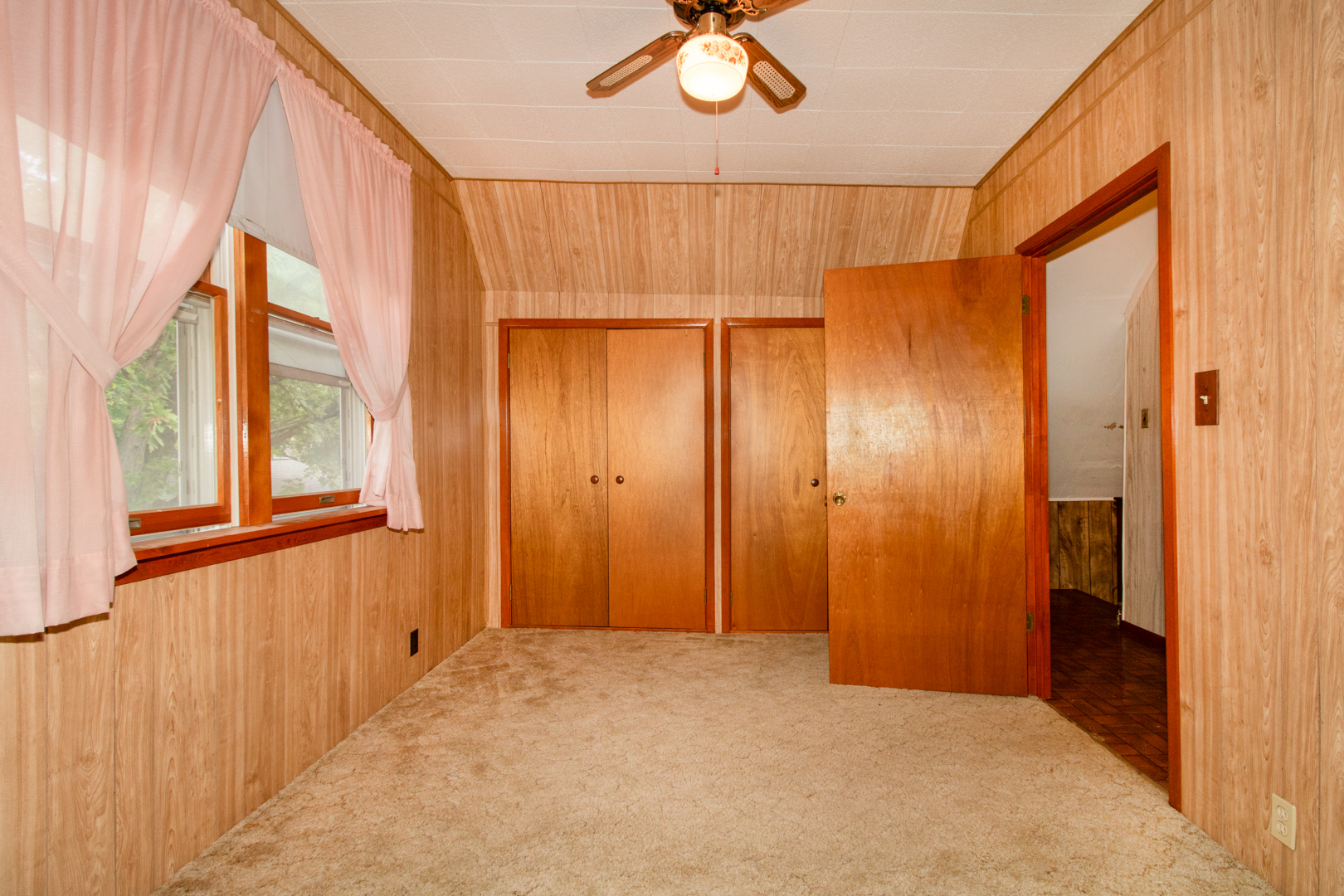 1513 W Locust Street