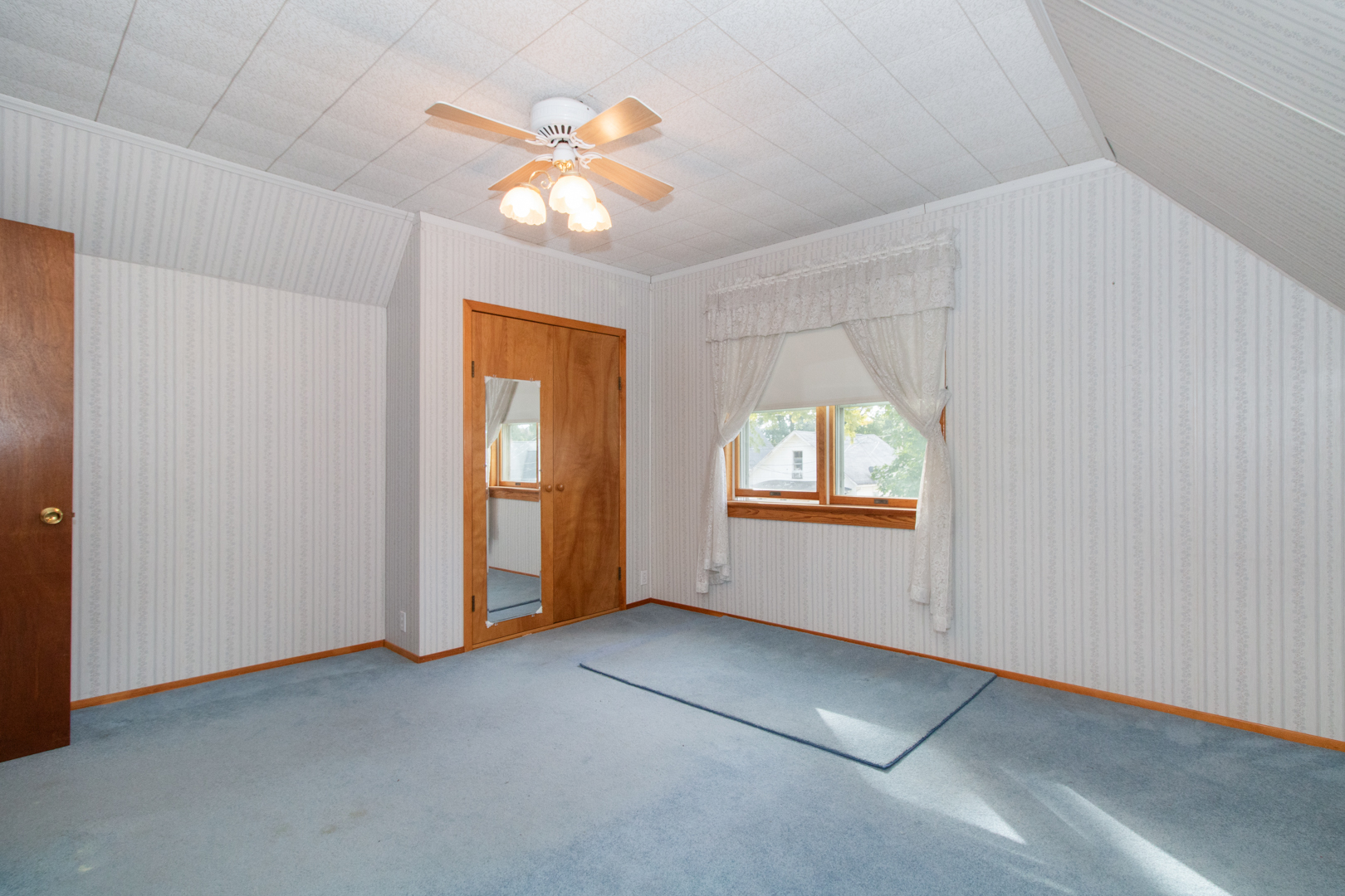 1513 W Locust Street