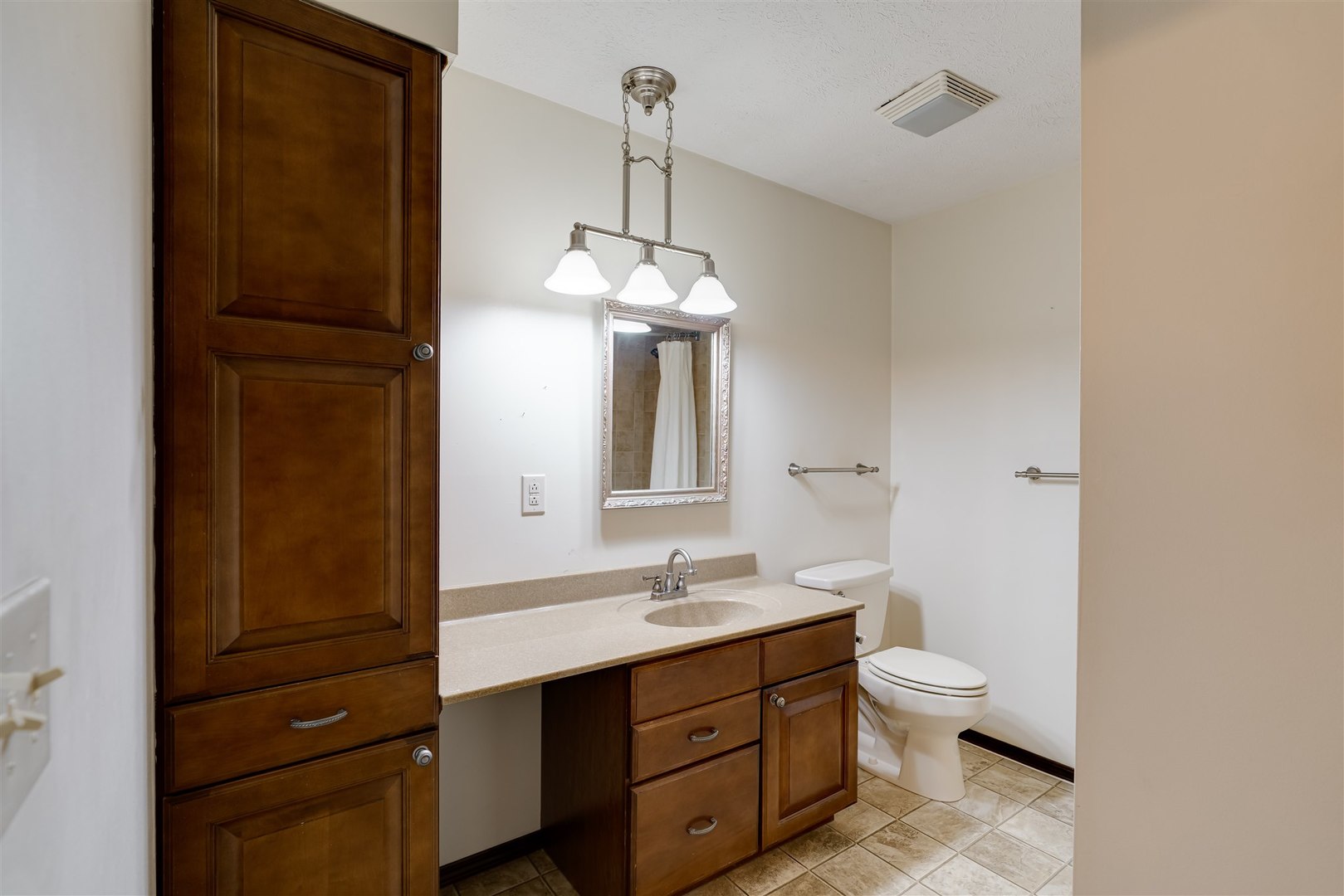 2801 Mockingbird Lane