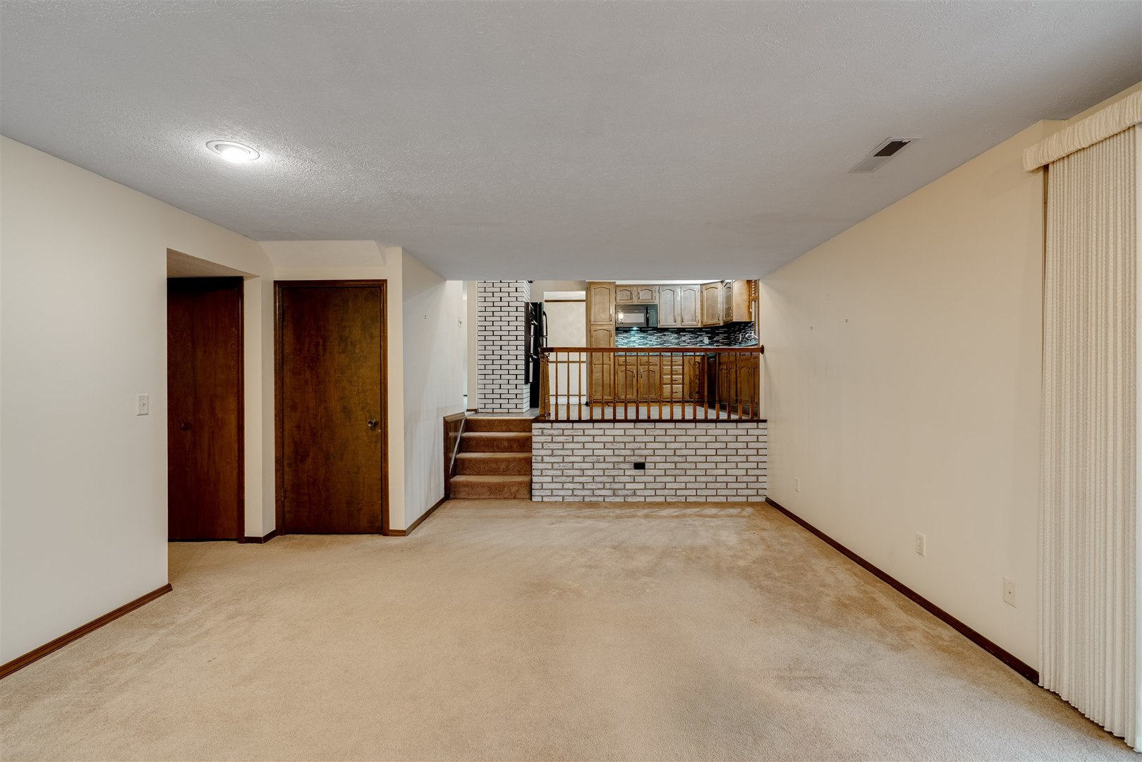 2801 Mockingbird Lane