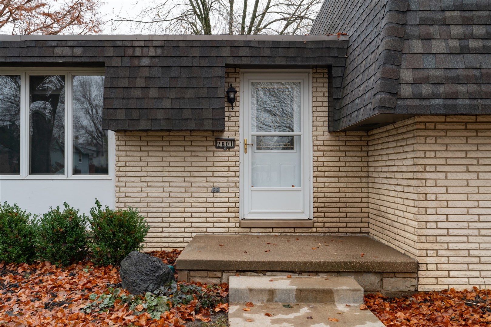 2801 Mockingbird Lane