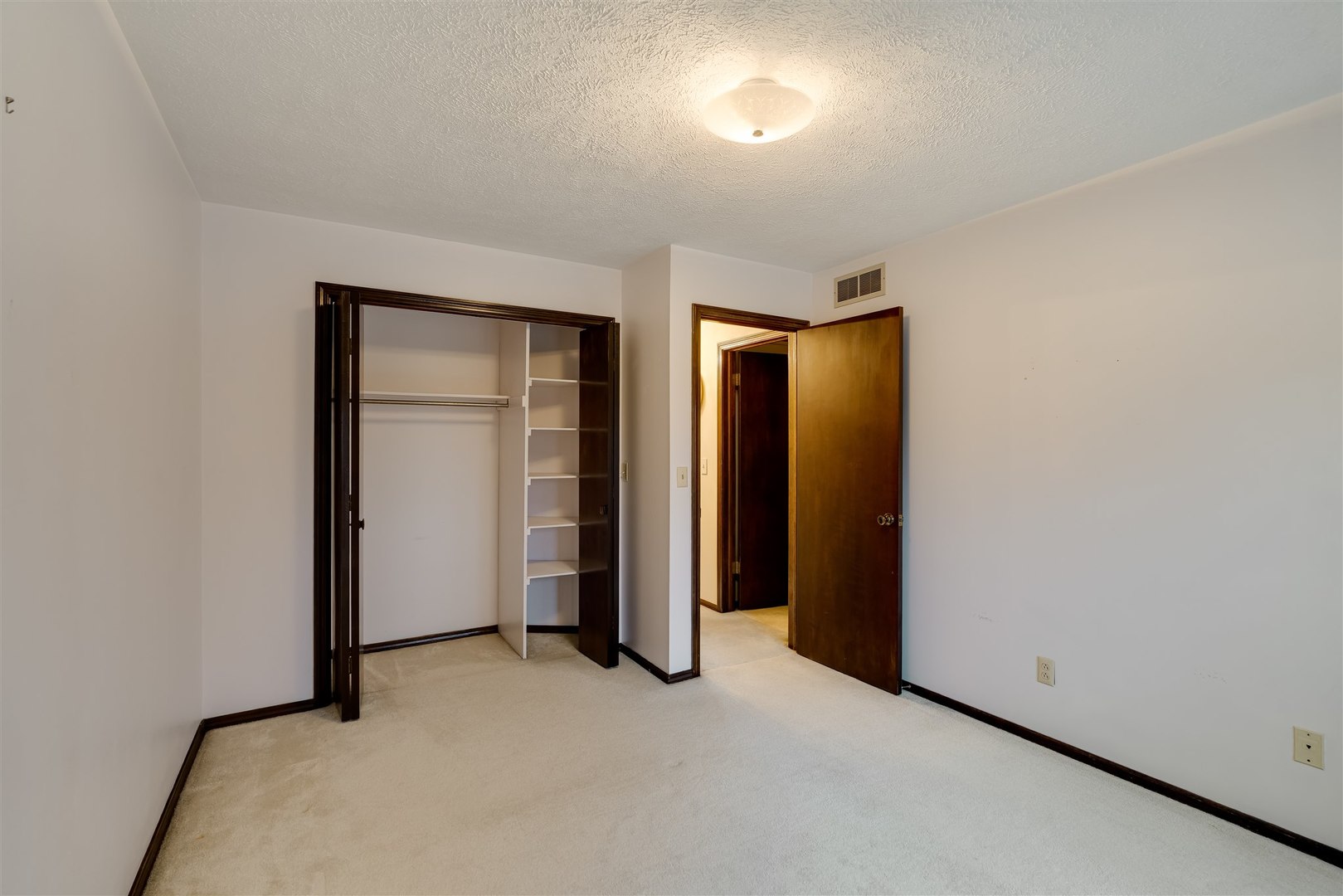 2801 Mockingbird Lane