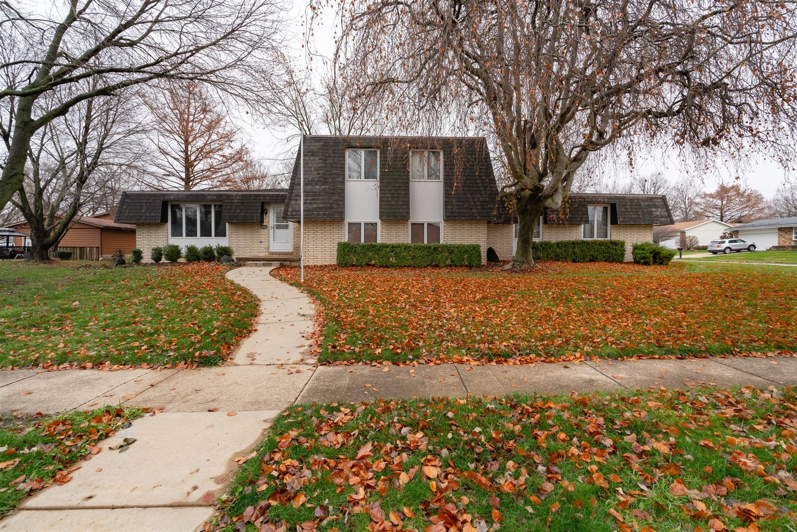 2801 Mockingbird Lane