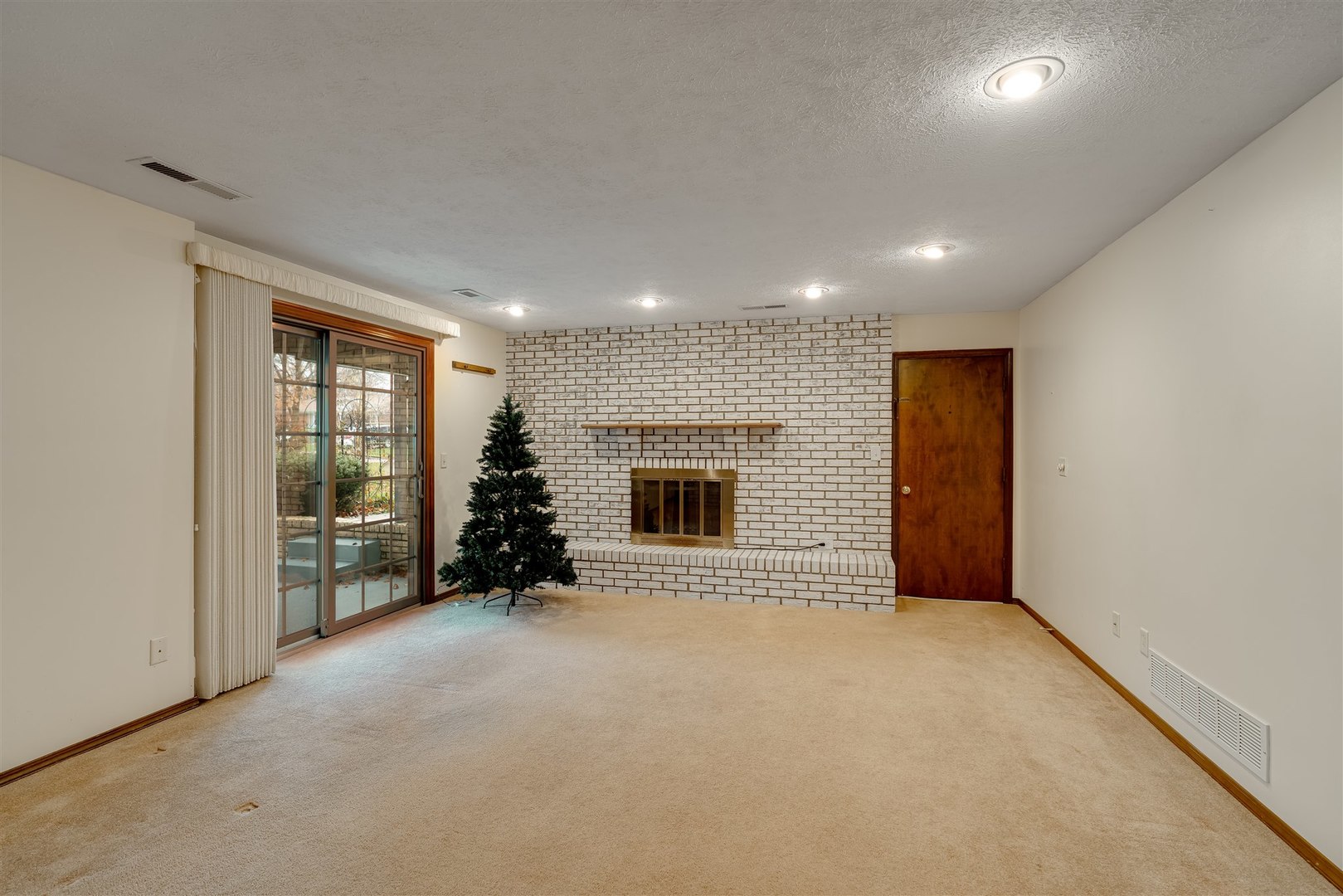 2801 Mockingbird Lane