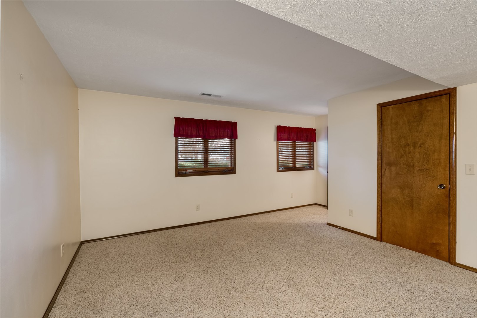 2801 Mockingbird Lane