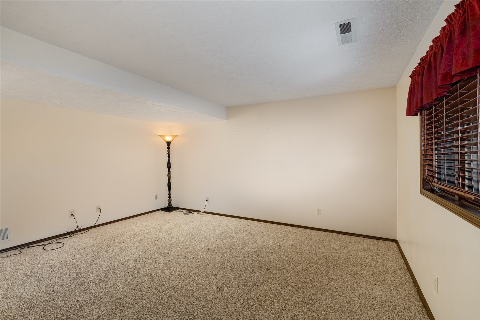 2801 Mockingbird Lane