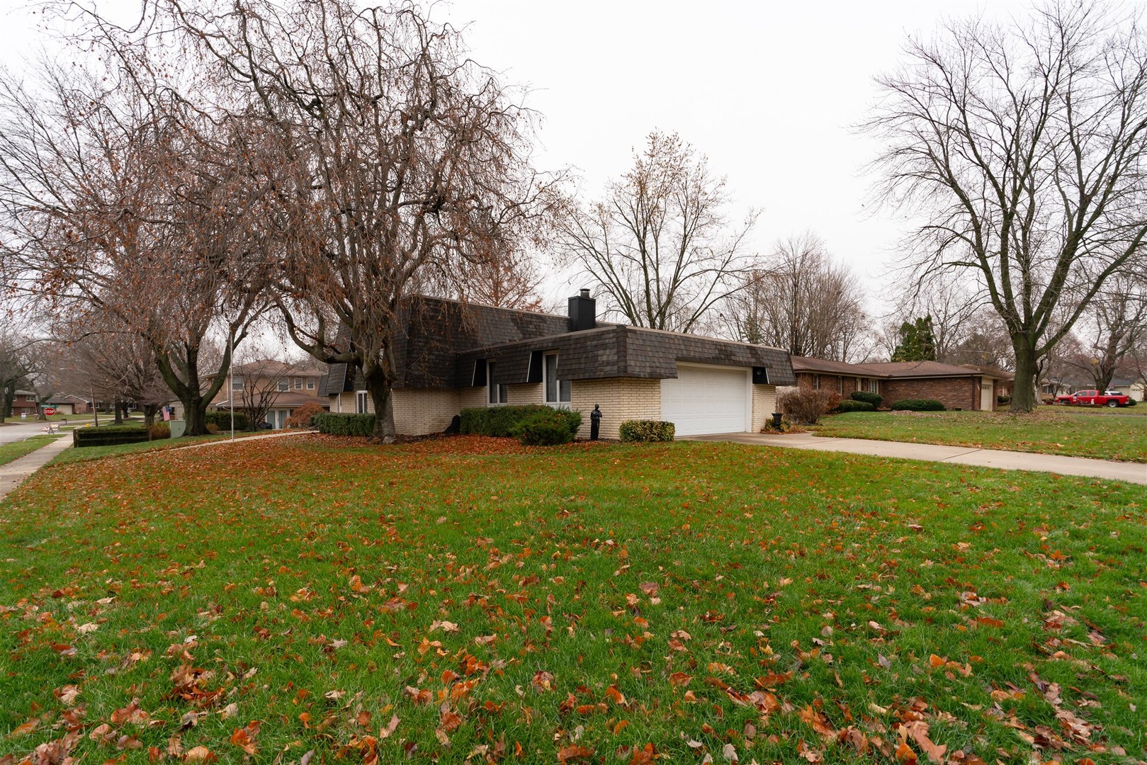 2801 Mockingbird Lane
