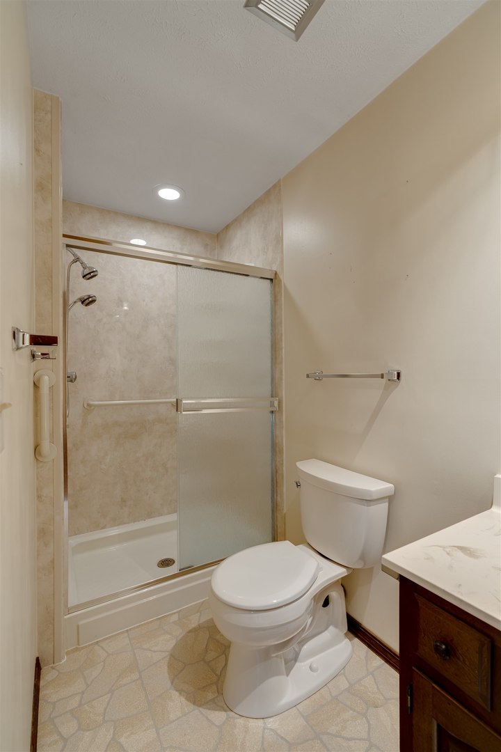 2801 Mockingbird Lane