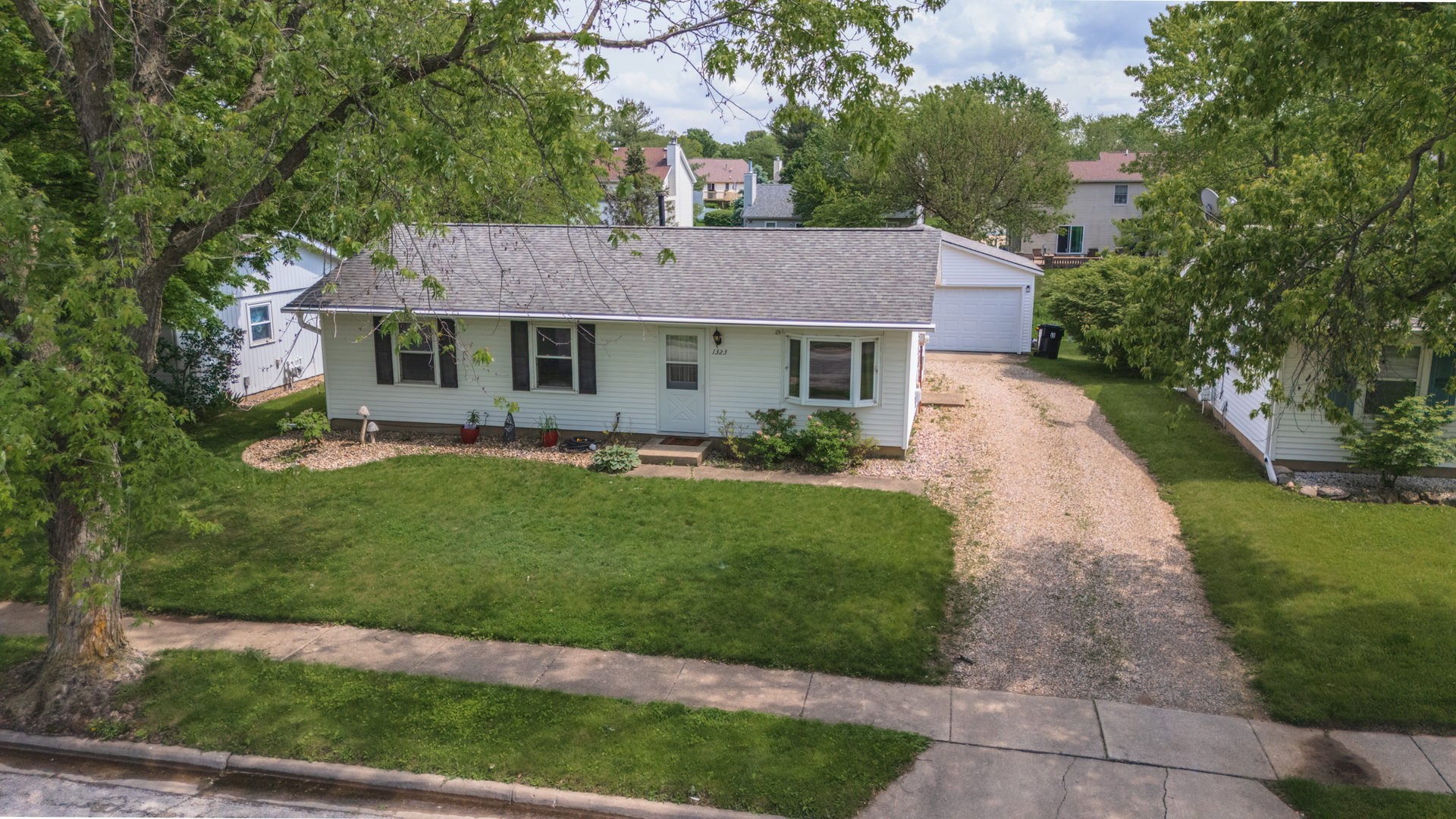 1323 Dillon Drive