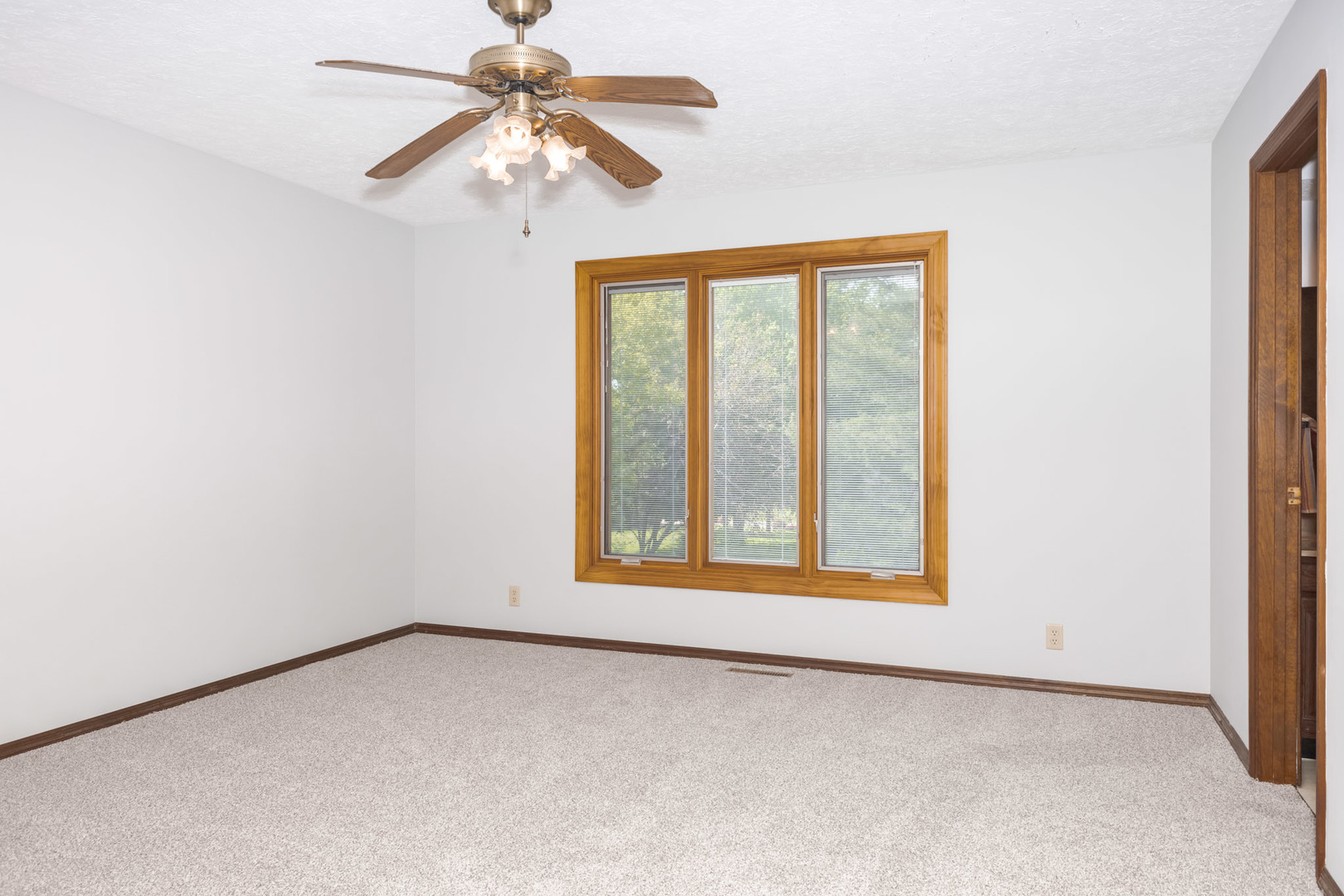 14174 Royal Oaks Drive