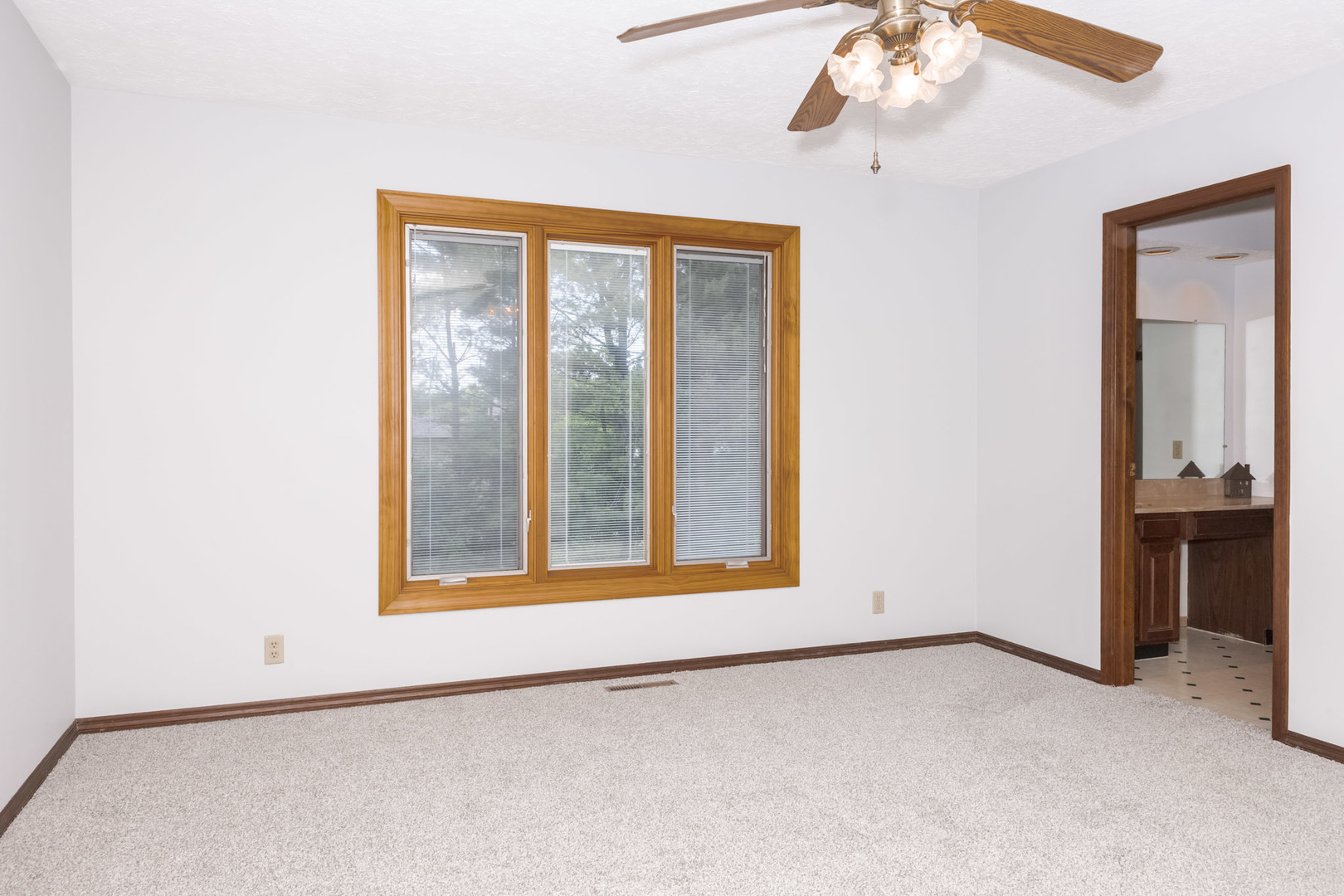 14174 Royal Oaks Drive
