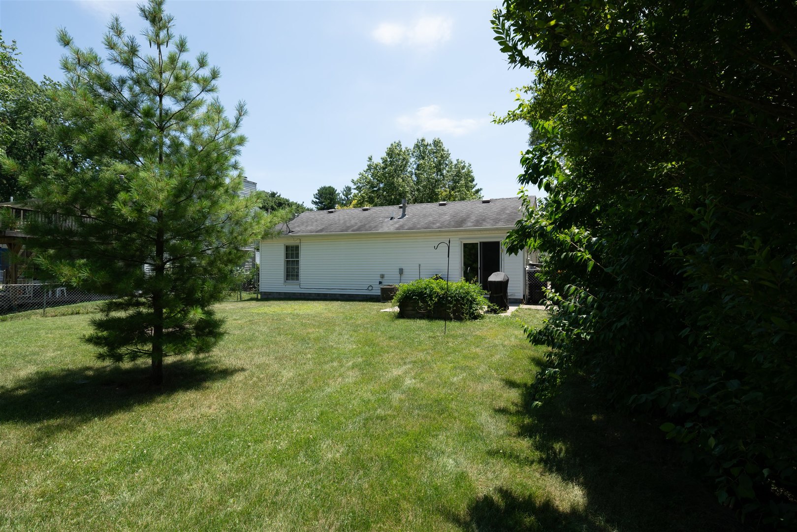 98 E Sycamore Street