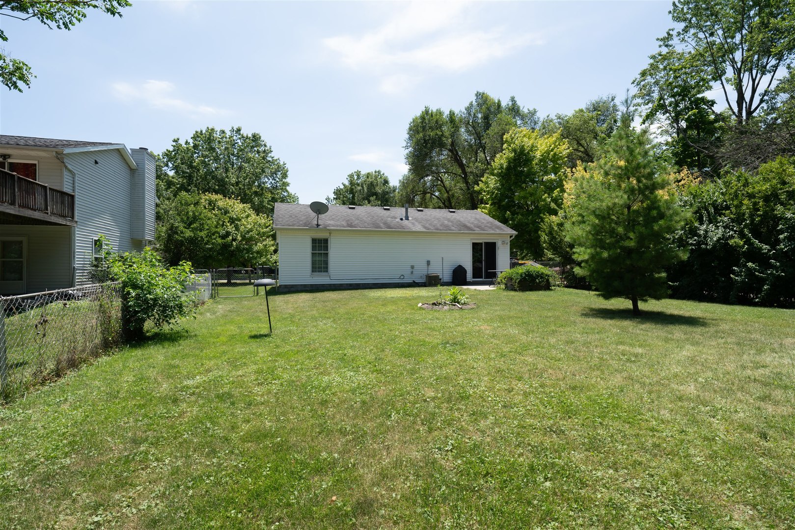 98 E Sycamore Street
