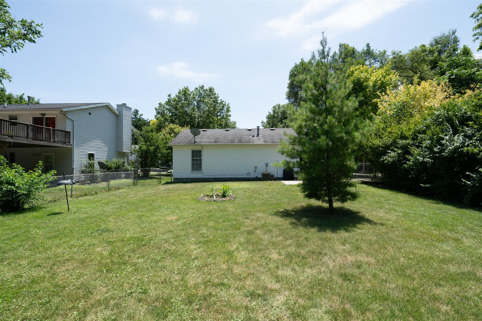 98 E Sycamore Street