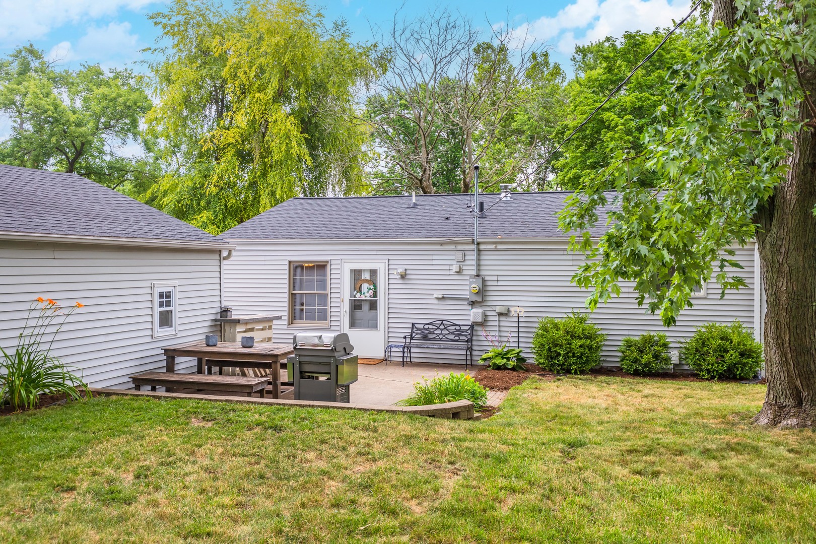 902 Green Avenue