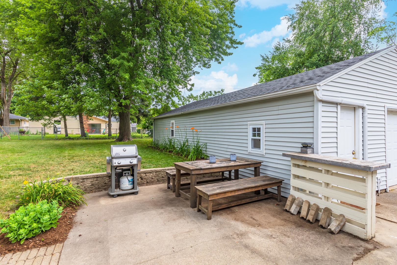 902 Green Avenue