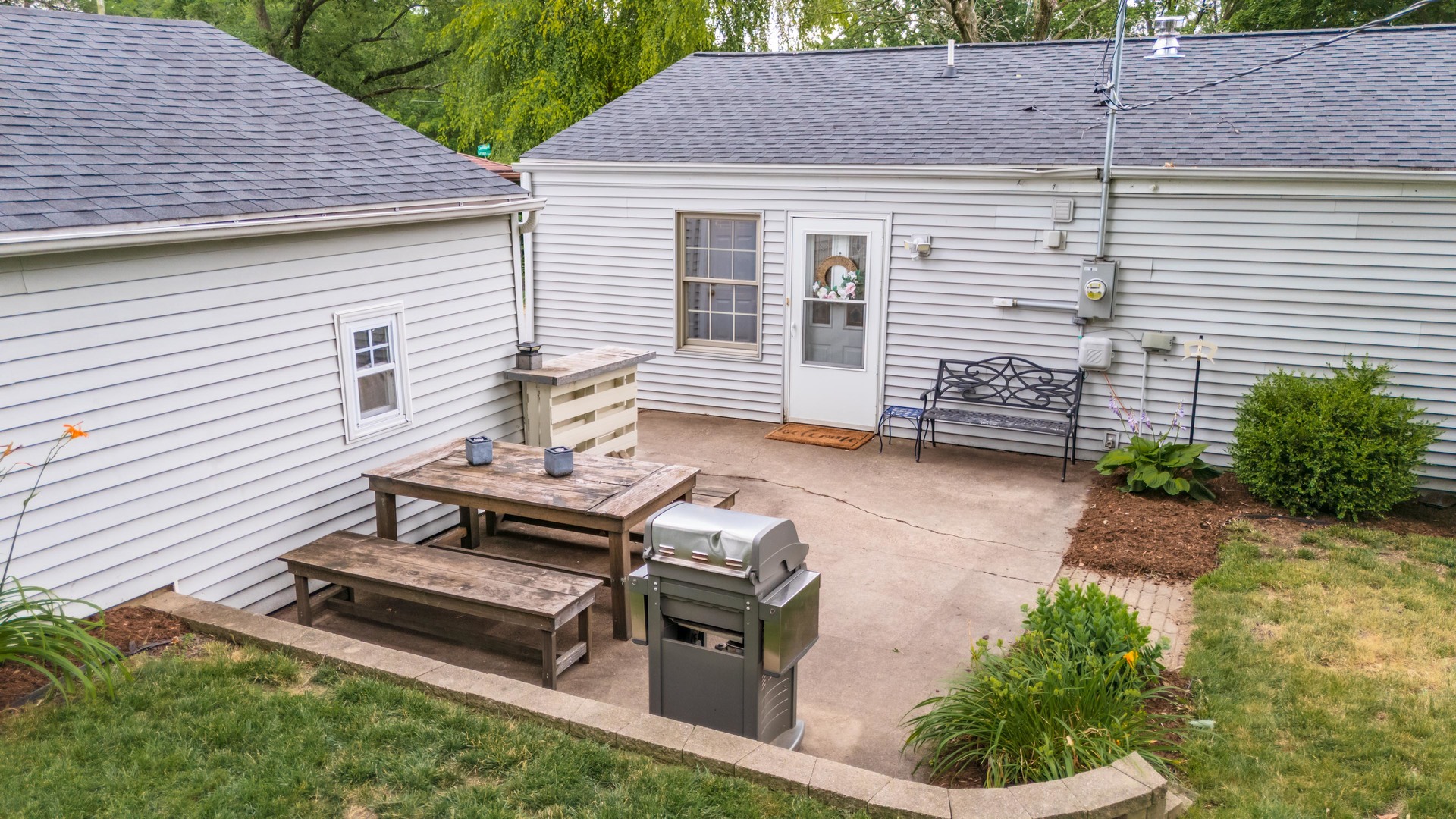902 Green Avenue