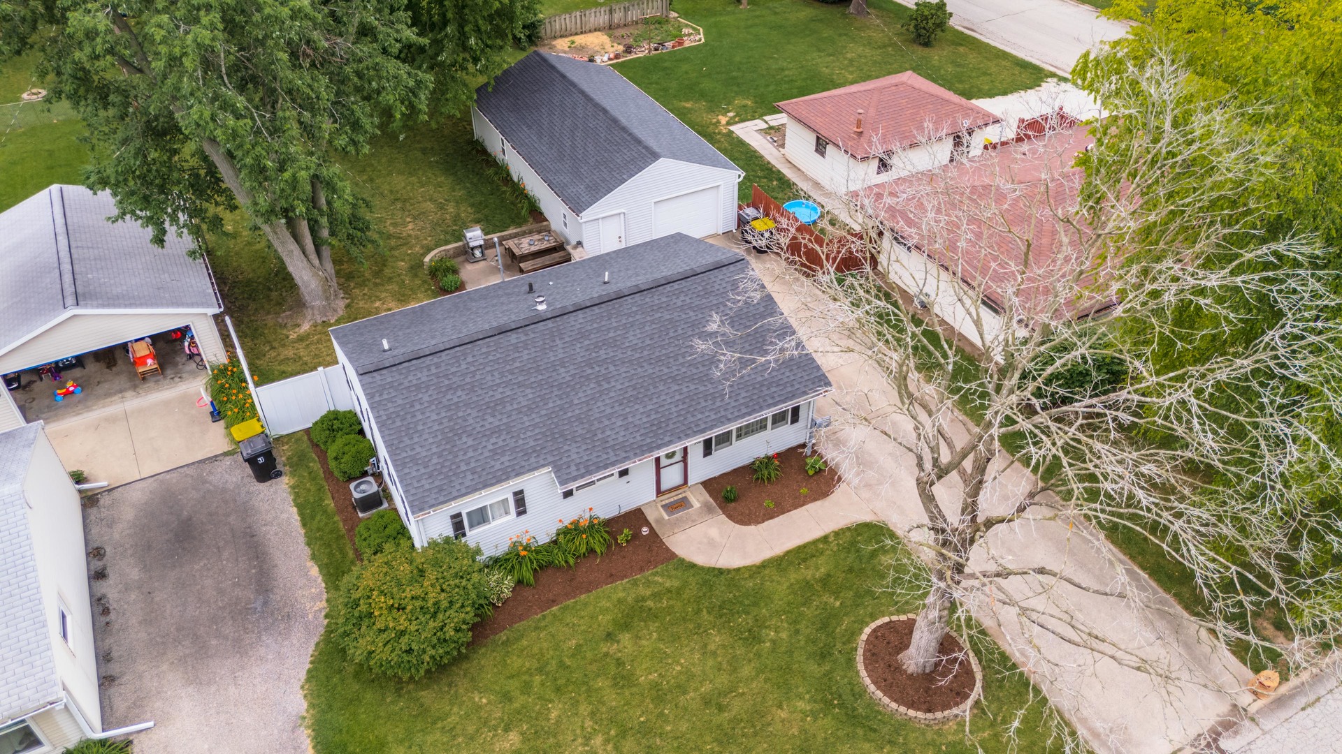 902 Green Avenue