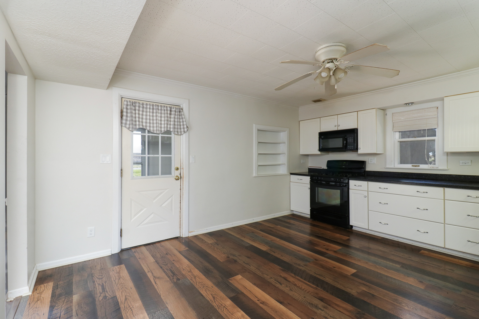 23454 E 1100 North Road