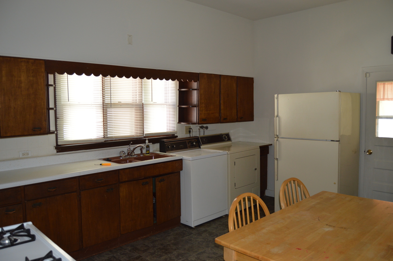 805 E Chestnut Street