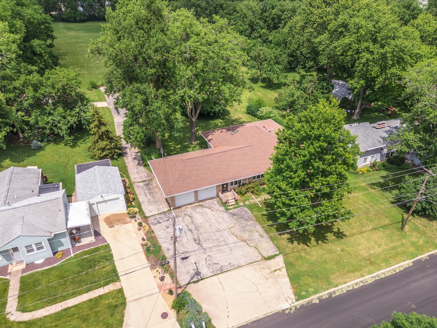 102 E Lincoln Street