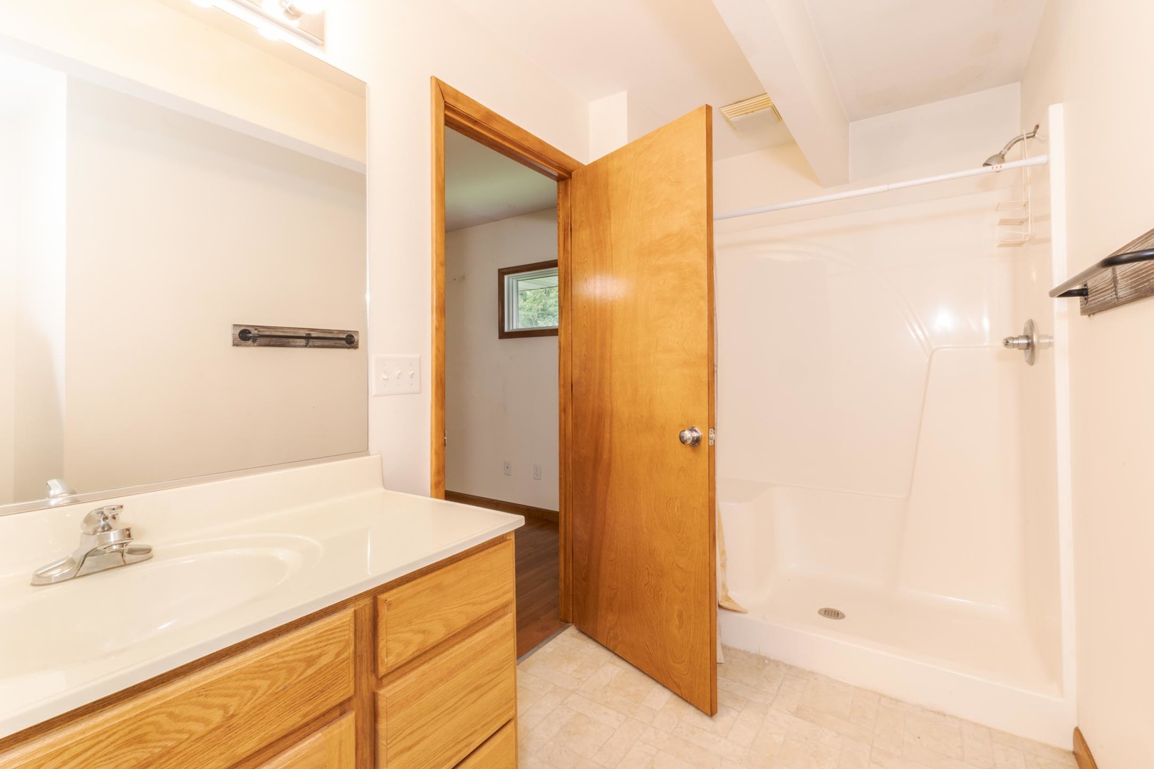 102 E Lincoln Street