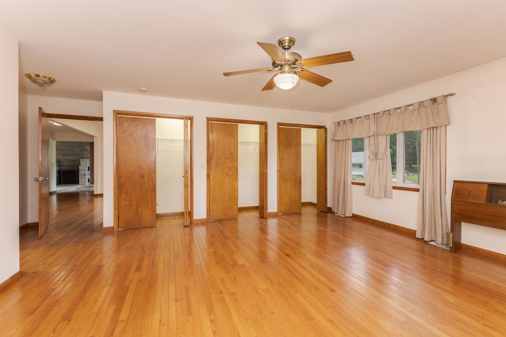 102 E Lincoln Street