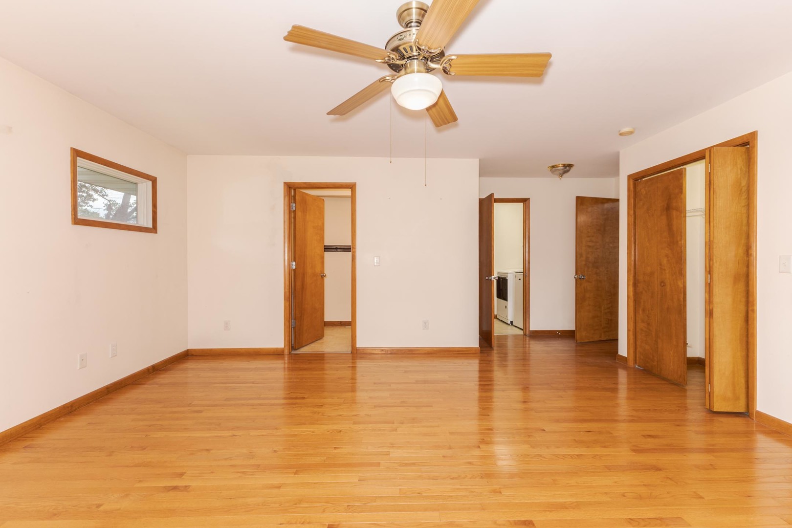 102 E Lincoln Street