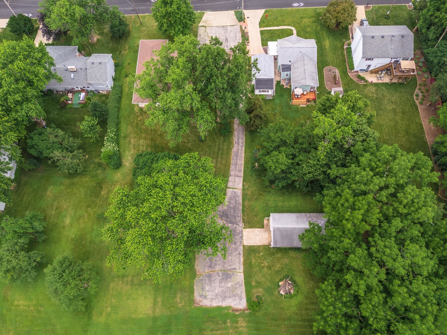 102 E Lincoln Street