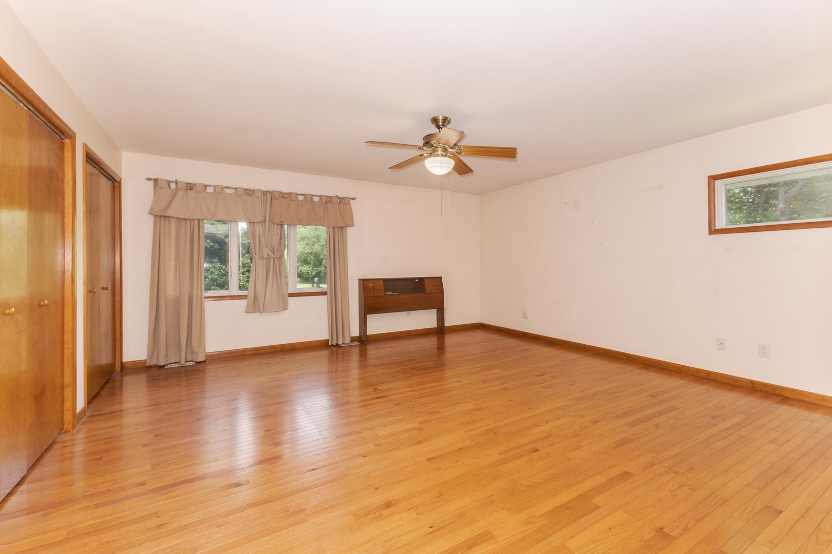 102 E Lincoln Street