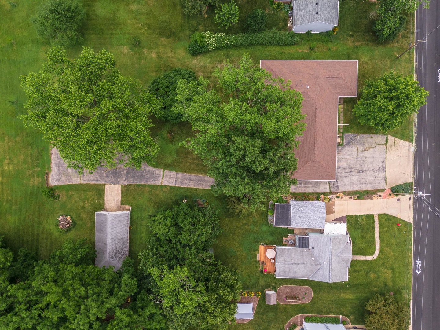 102 E Lincoln Street