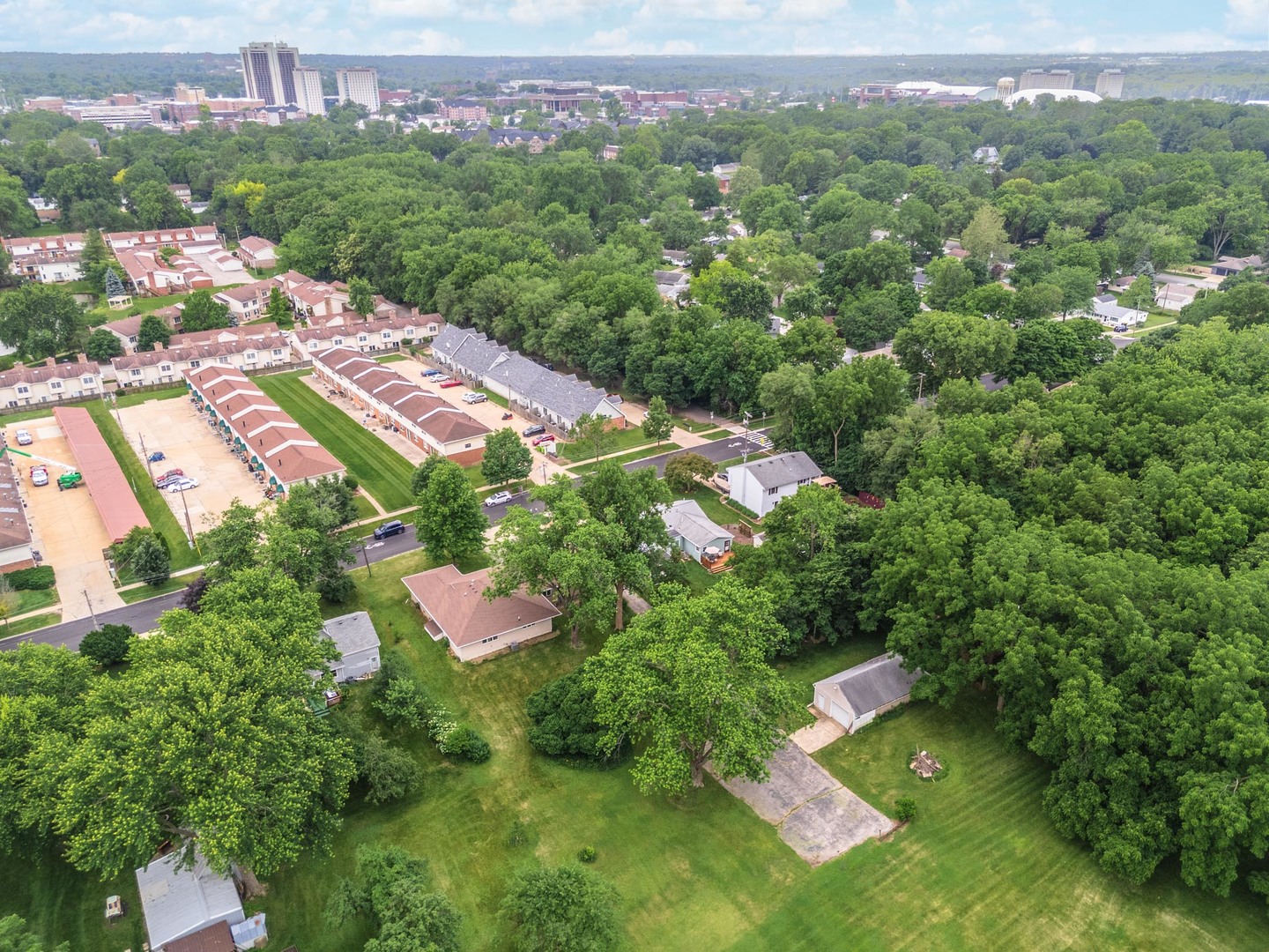 102 E Lincoln Street