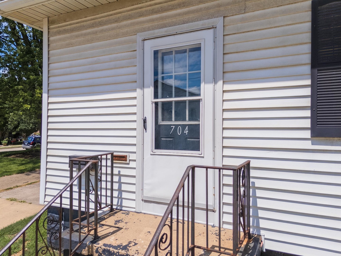 704 E Oakland Avenue