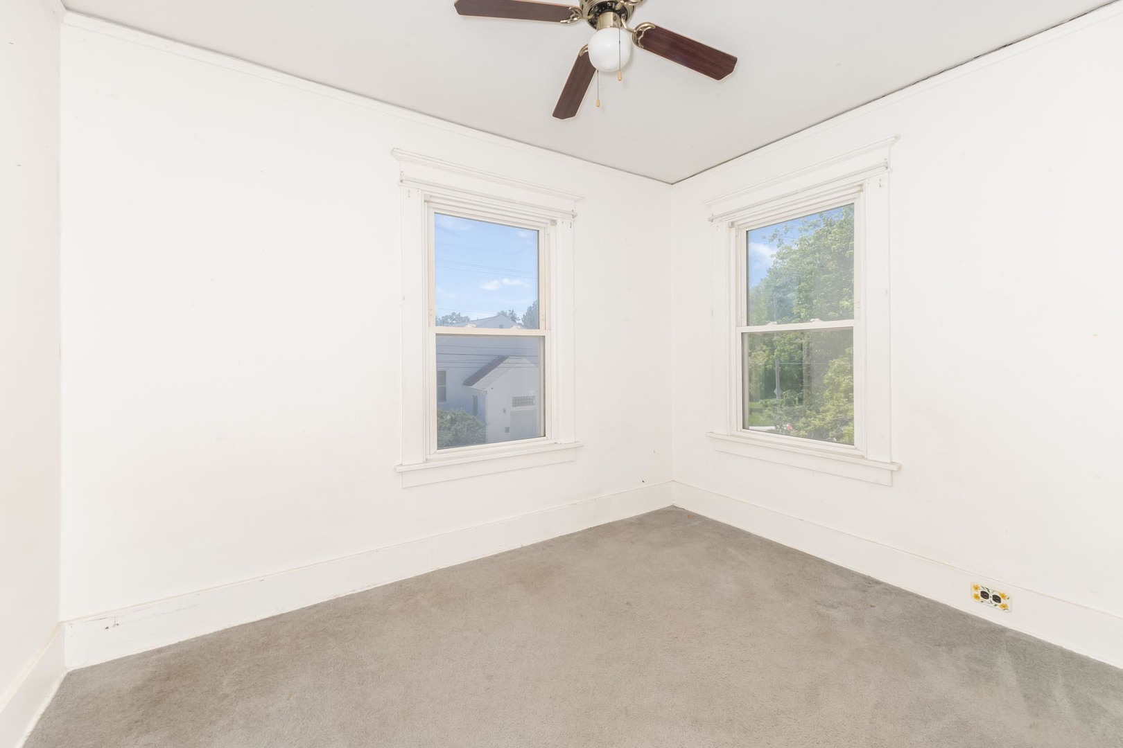 704 E Oakland Avenue