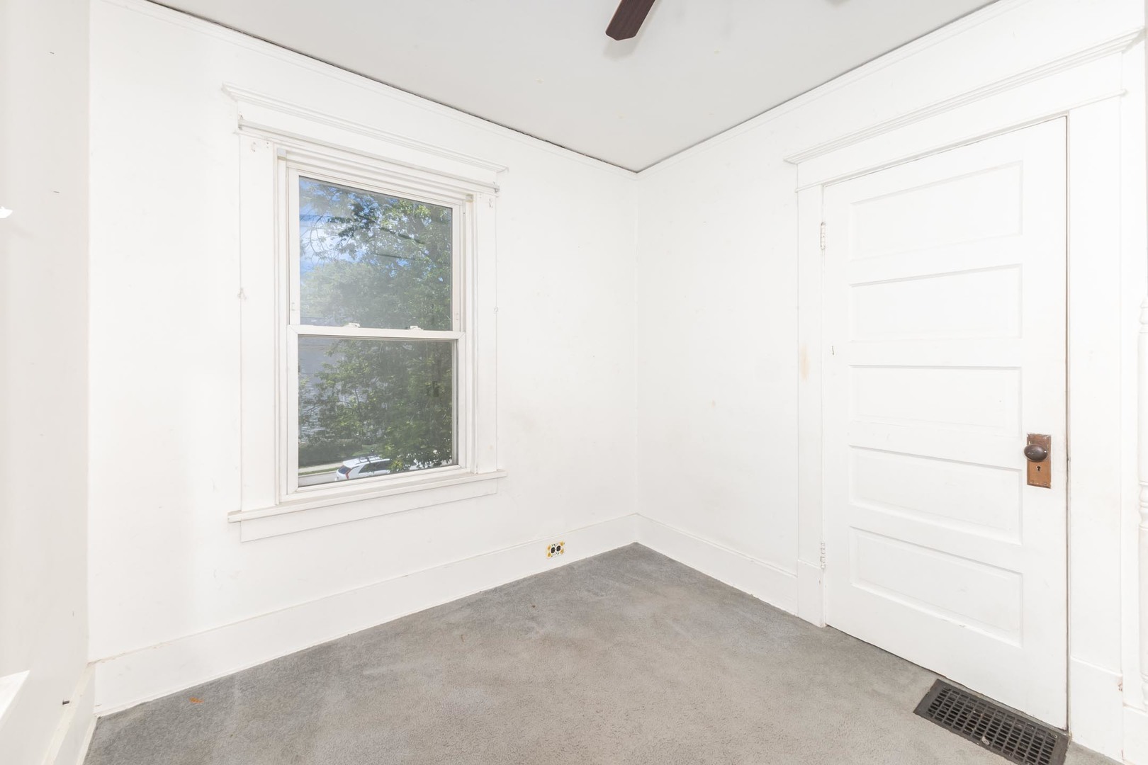 704 E Oakland Avenue