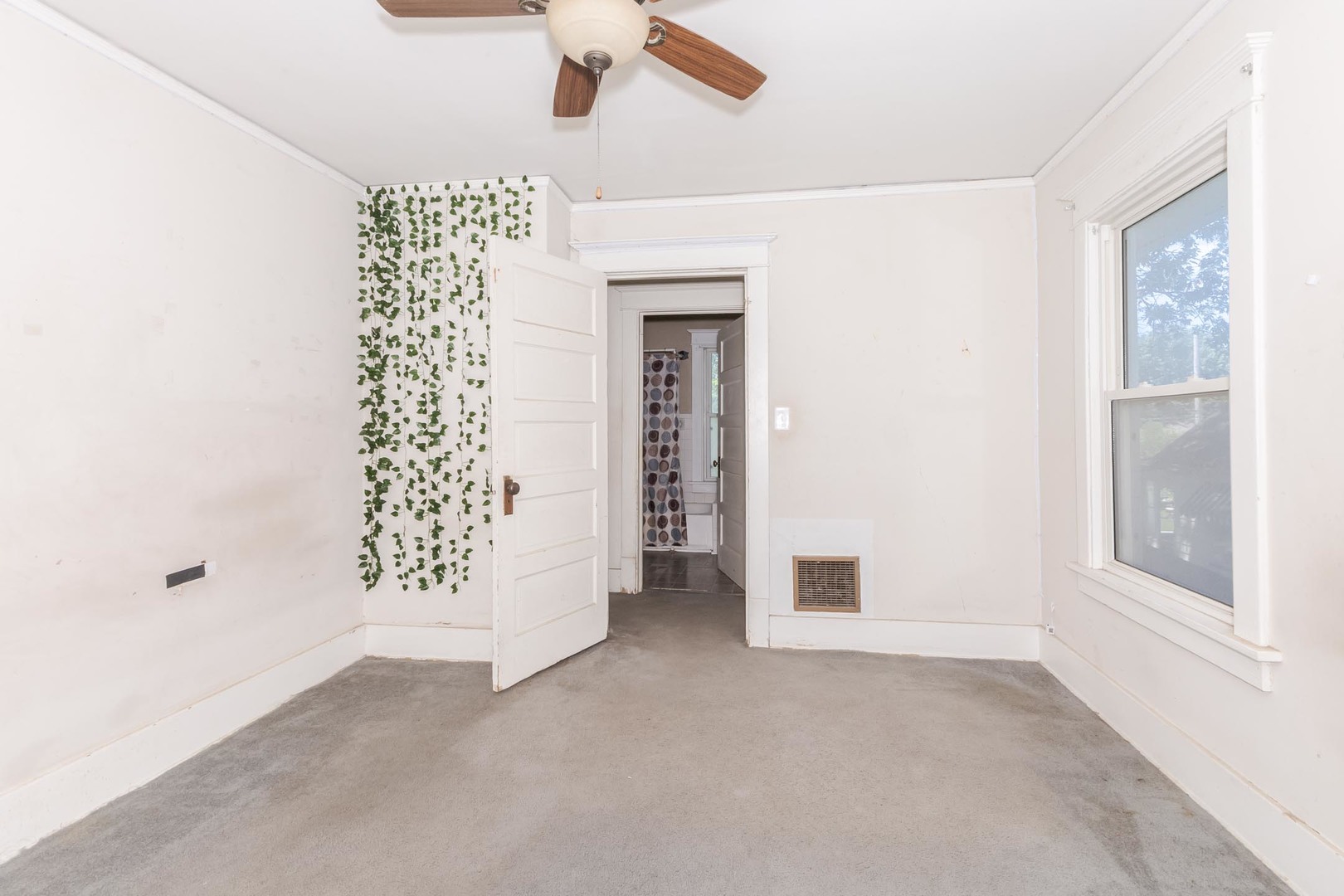 704 E Oakland Avenue