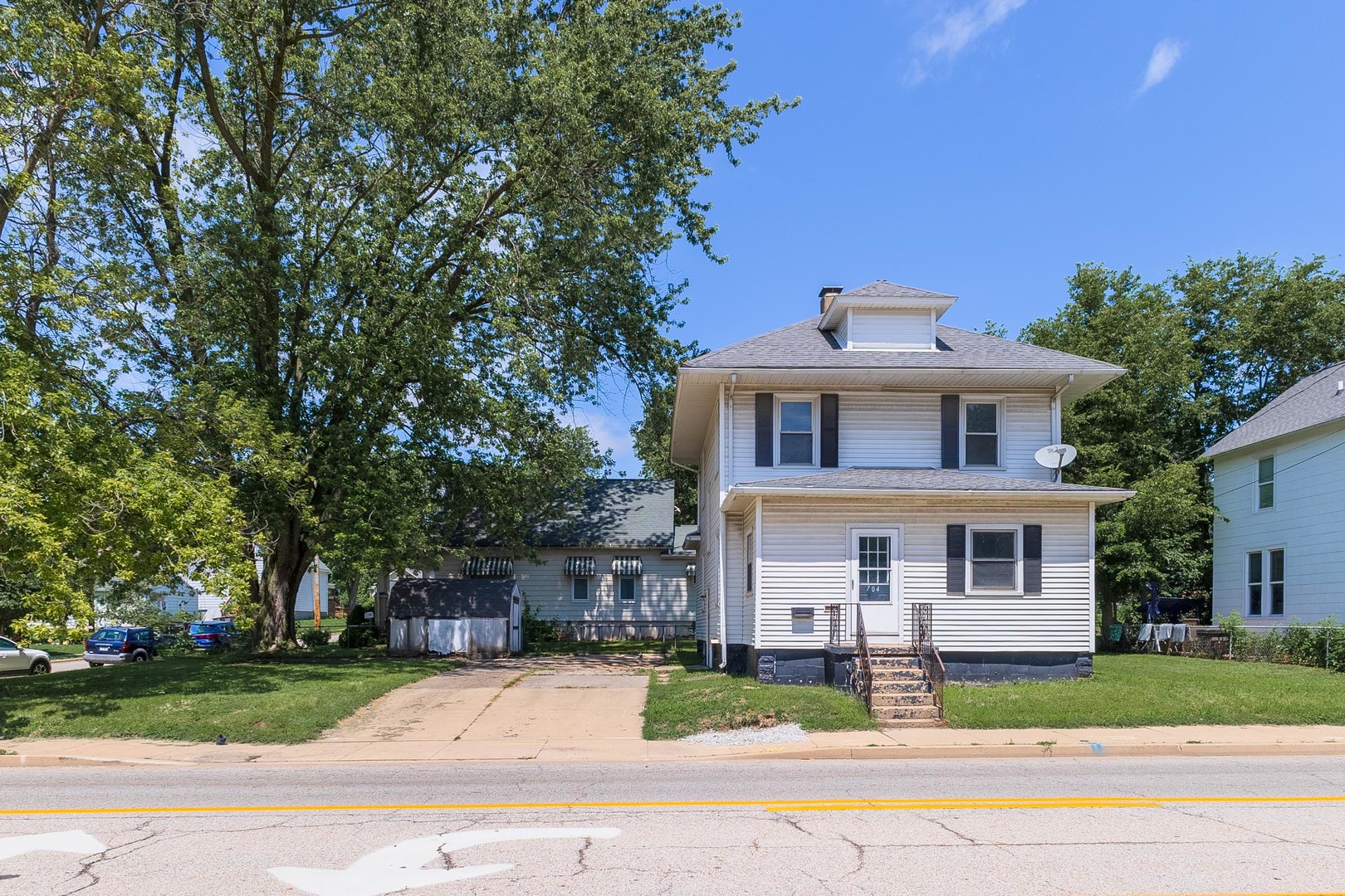 704 E Oakland Avenue